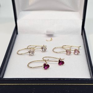 Aros corazón cristal gancho, oro 18Kilates